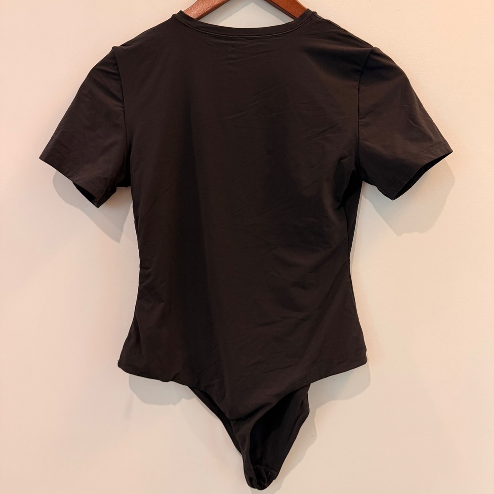 Quince Bodysuit Second Skin T Shirt Crewneck Stretch Travel Date Black Med NWT - Picture 6 of 9
